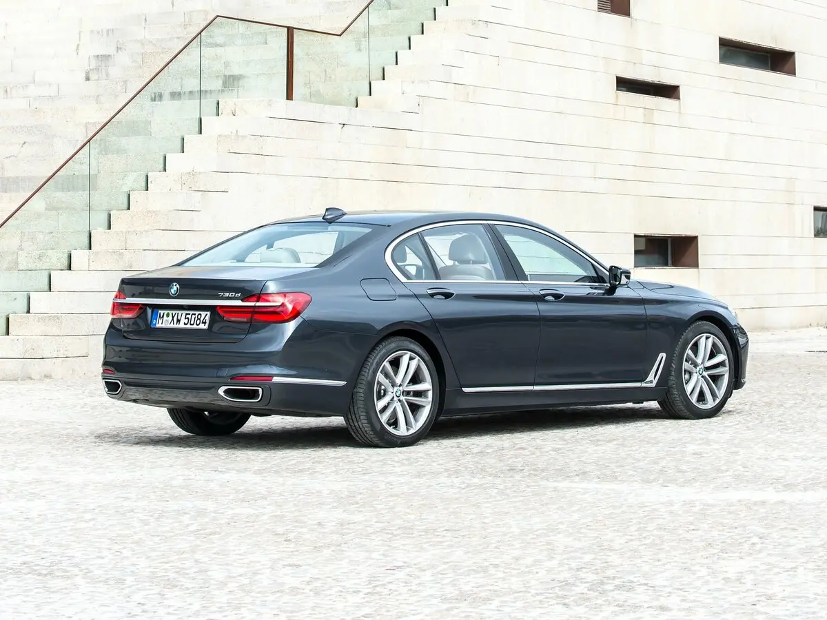 BMW 7 серии VI (G11/G12) Седан — сүрөт 5