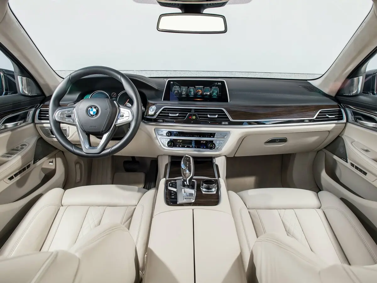 BMW 7 серии VI (G11/G12) Седан — сүрөт 6