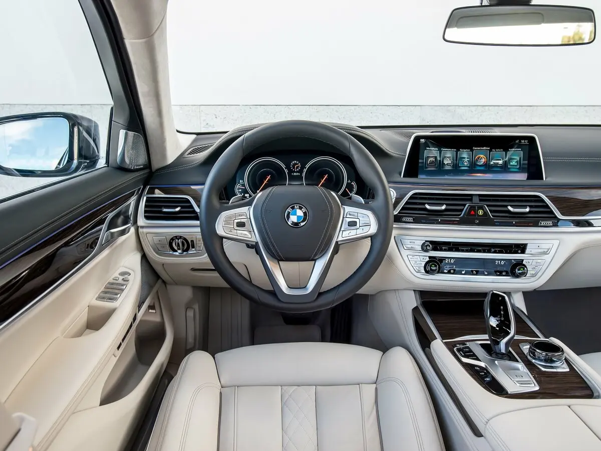 BMW 7 серии VI (G11/G12) Седан — сүрөт 9