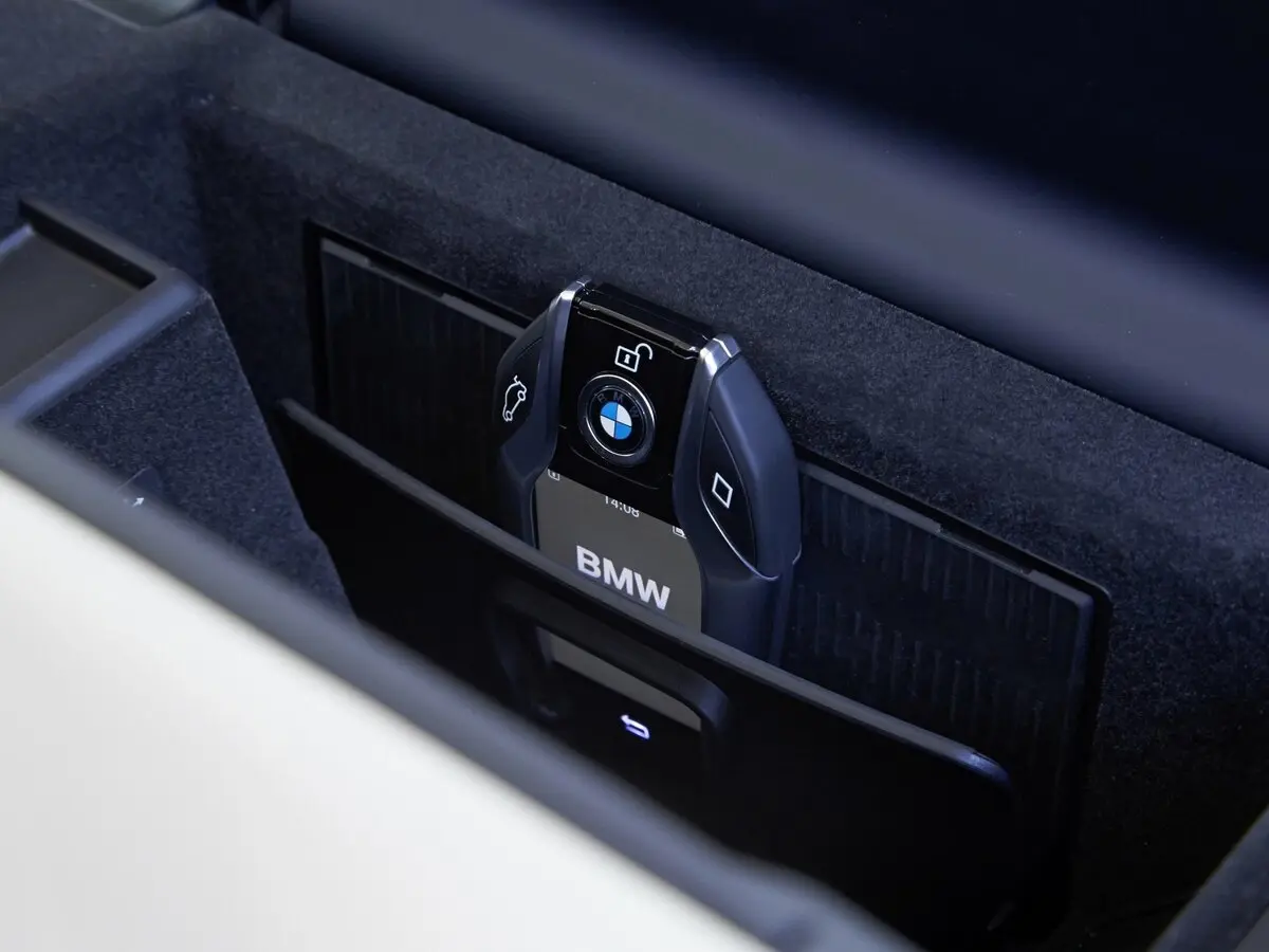BMW 7 серии VI (G11/G12) Седан — сүрөт 18