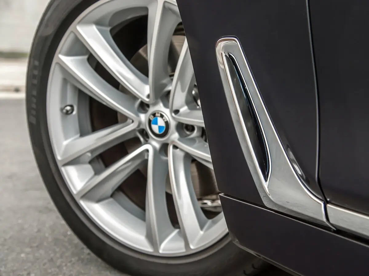 BMW 7 серии VI (G11/G12) Седан — сүрөт 19