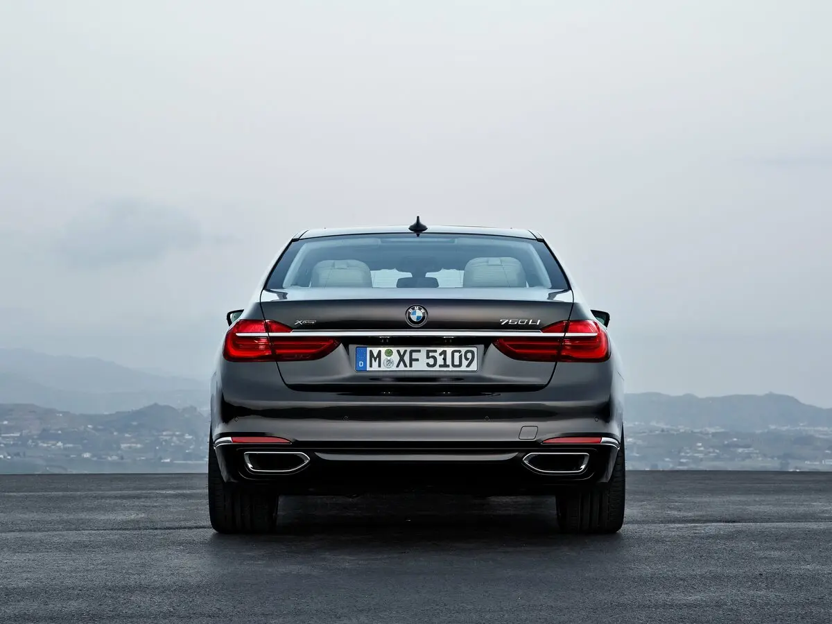 BMW 7 серии VI (G11/G12) Седан Long — photo 4