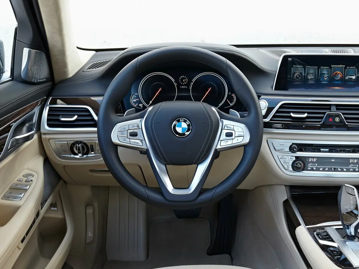 BMW 7 серии VI (G11/G12) Седан Long — photo 9