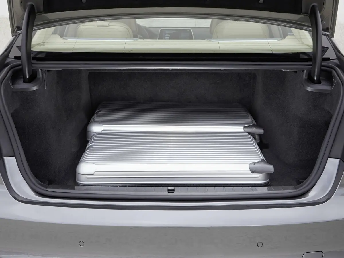 BMW 7 серии VI (G11/G12) Седан Long — photo 14