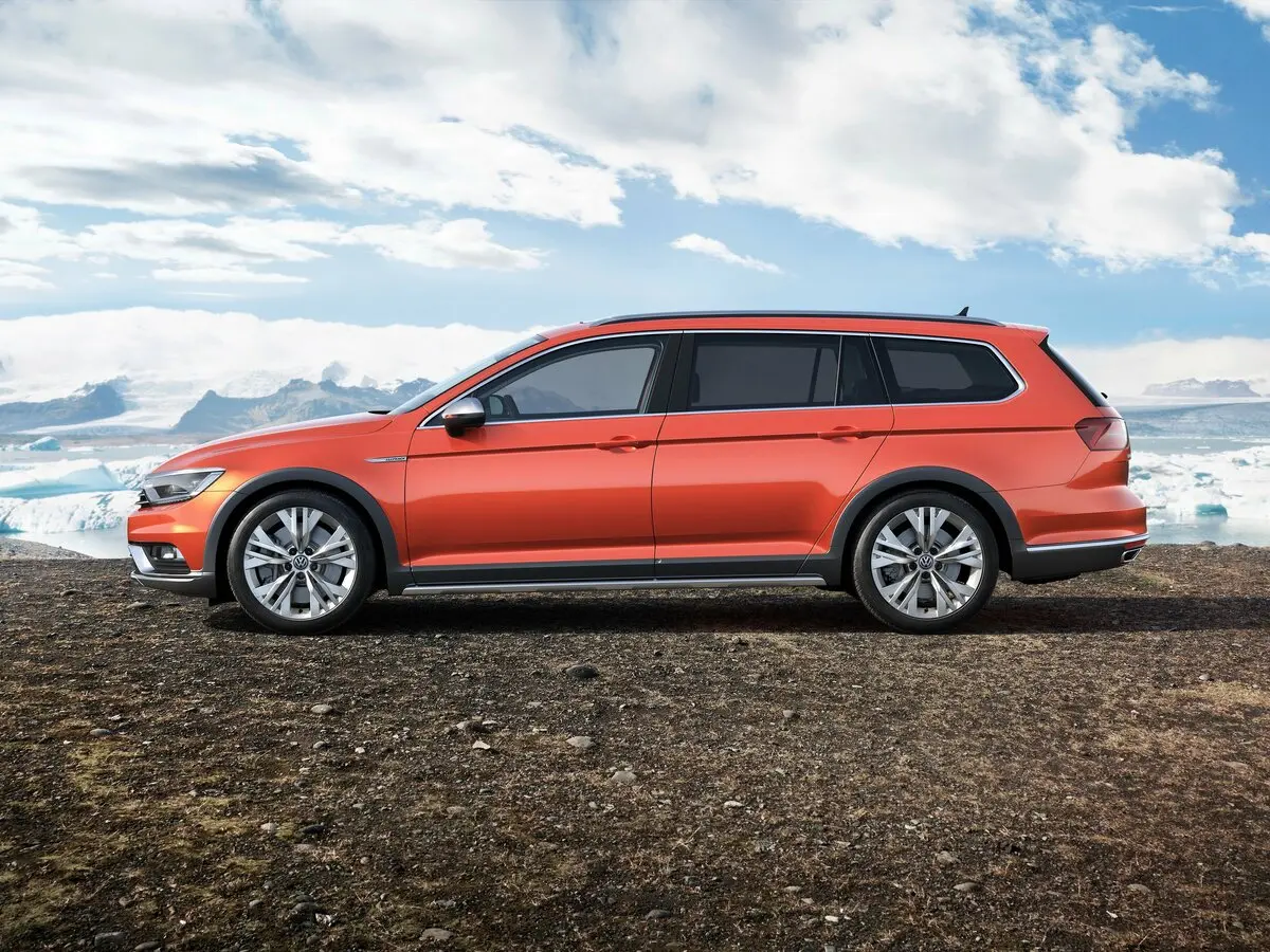 Volkswagen Passat B8 Универсал 5 дв. Alltrack — фото 2