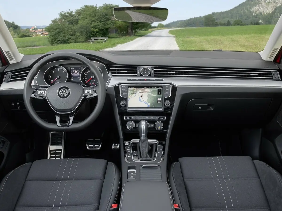 Volkswagen Passat B8 Универсал 5 дв. Alltrack — фото 6