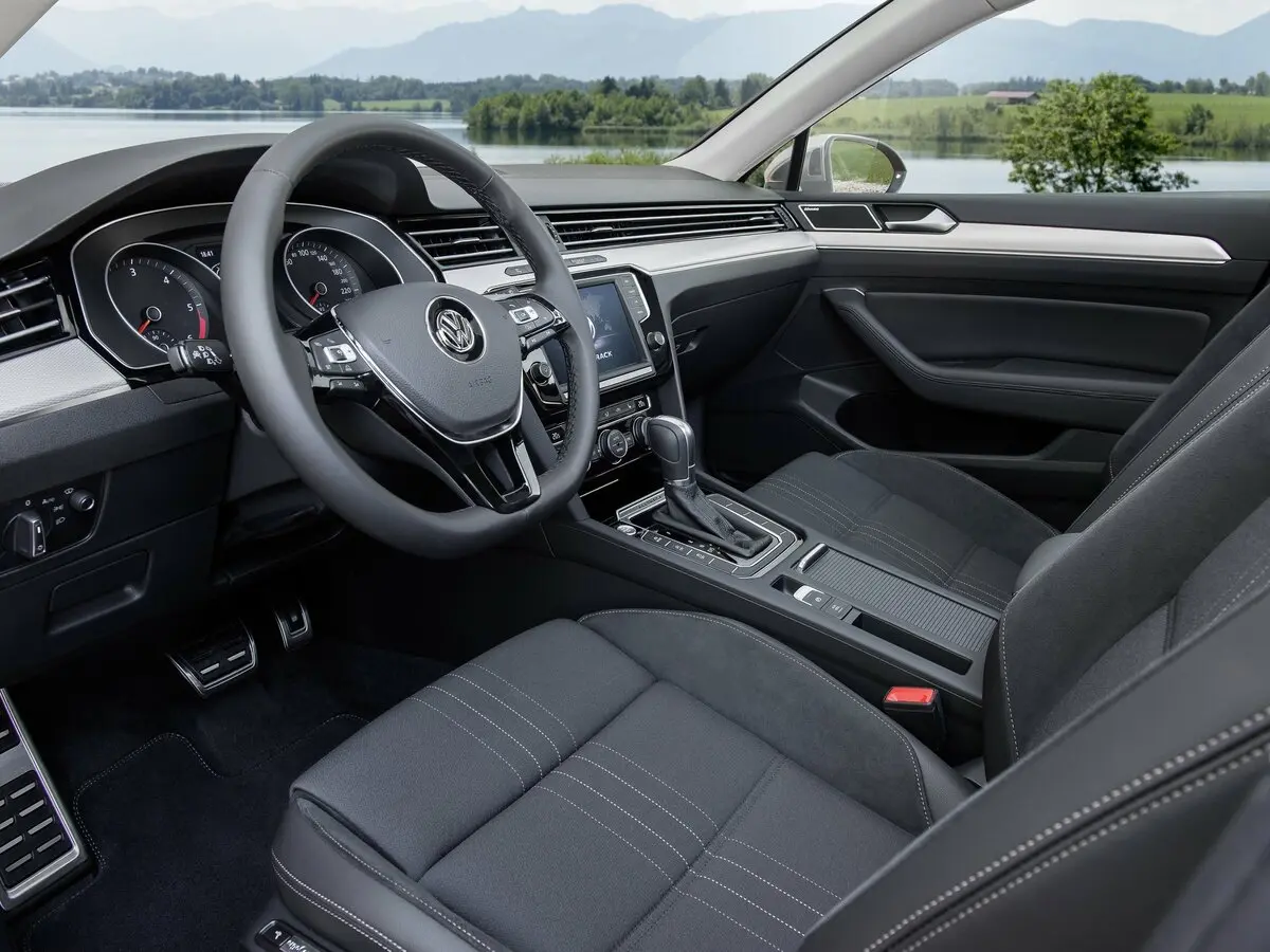 Volkswagen Passat B8 Универсал 5 дв. Alltrack — фото 8
