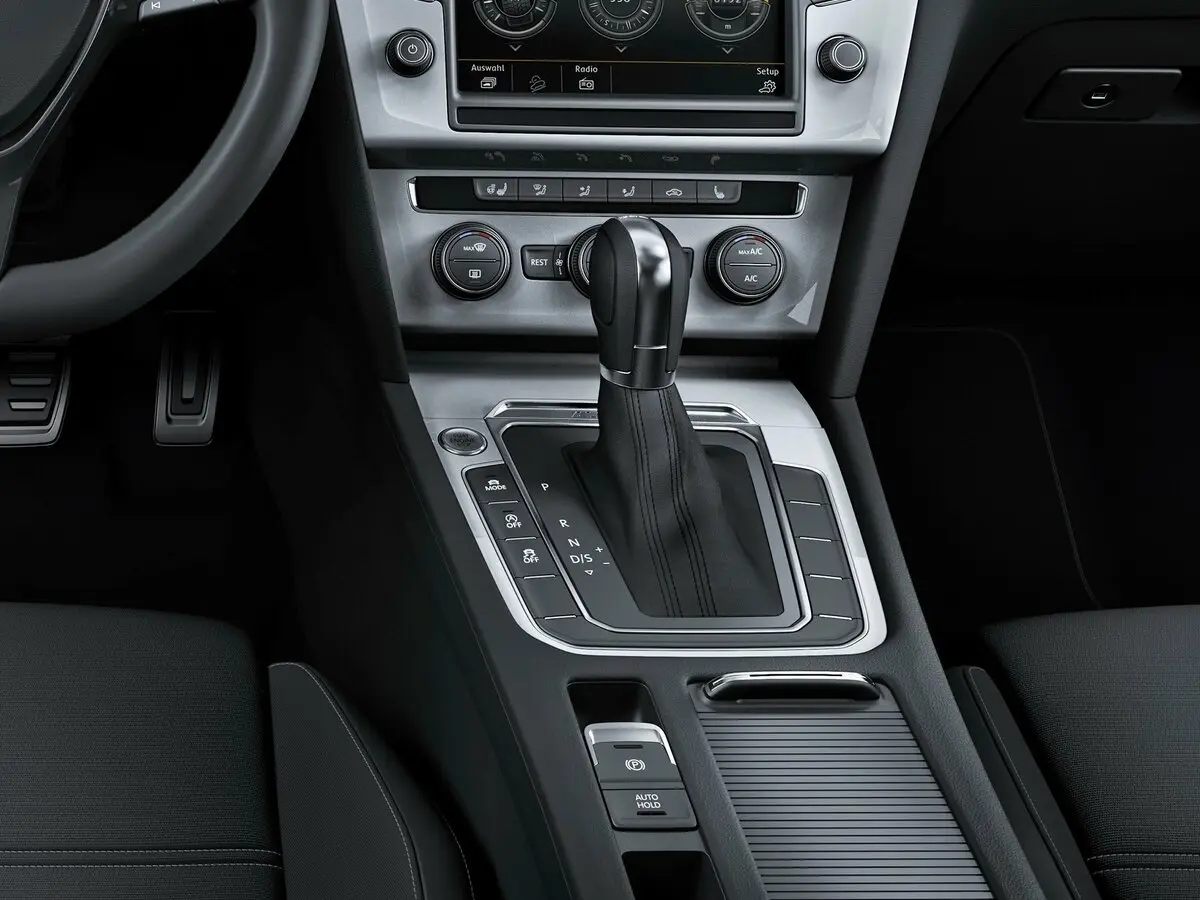 Volkswagen Passat B8 Универсал 5 дв. Alltrack — фото 11