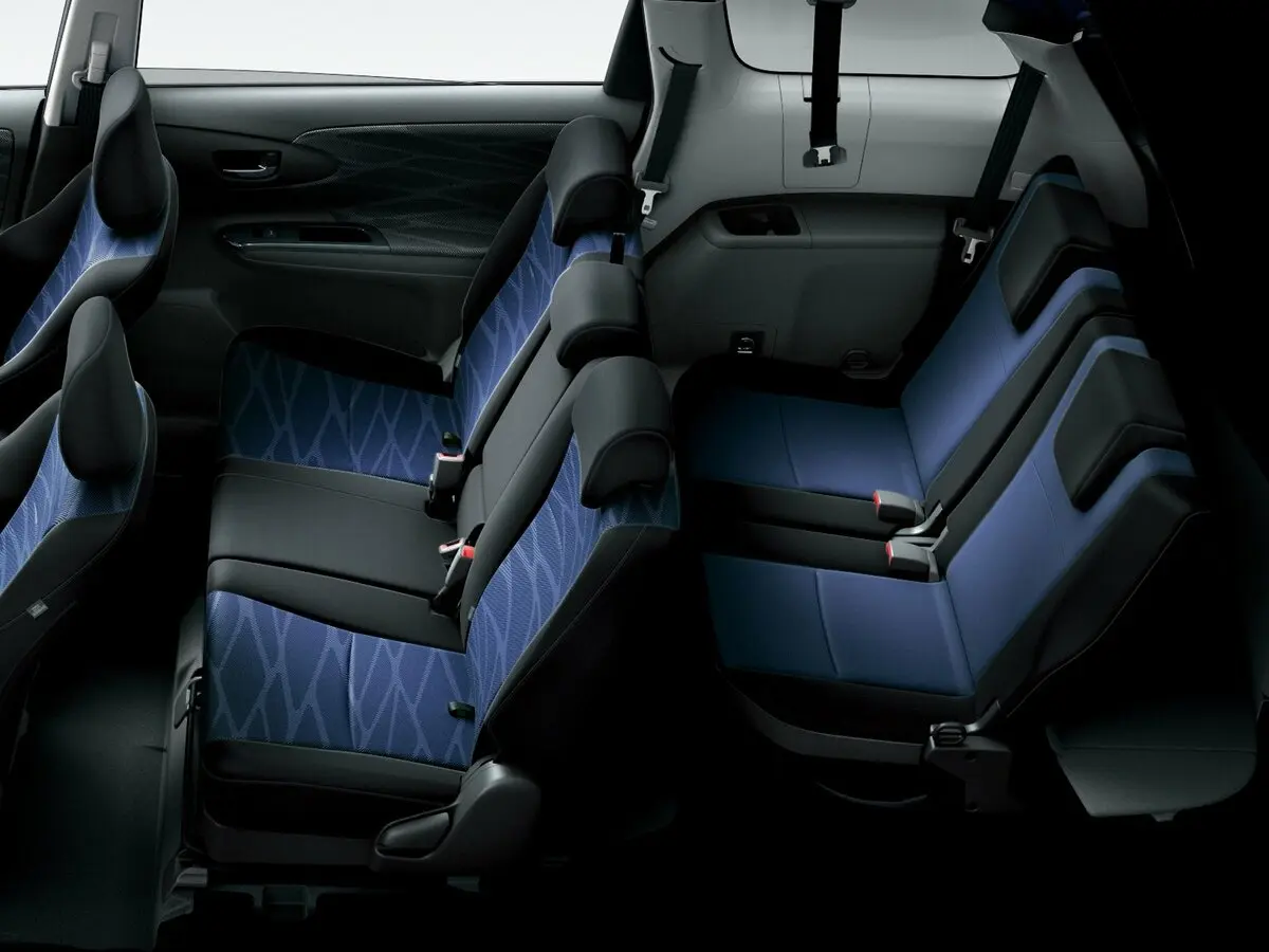 Toyota Wish II Рестайлинг Минивэн — фото 7