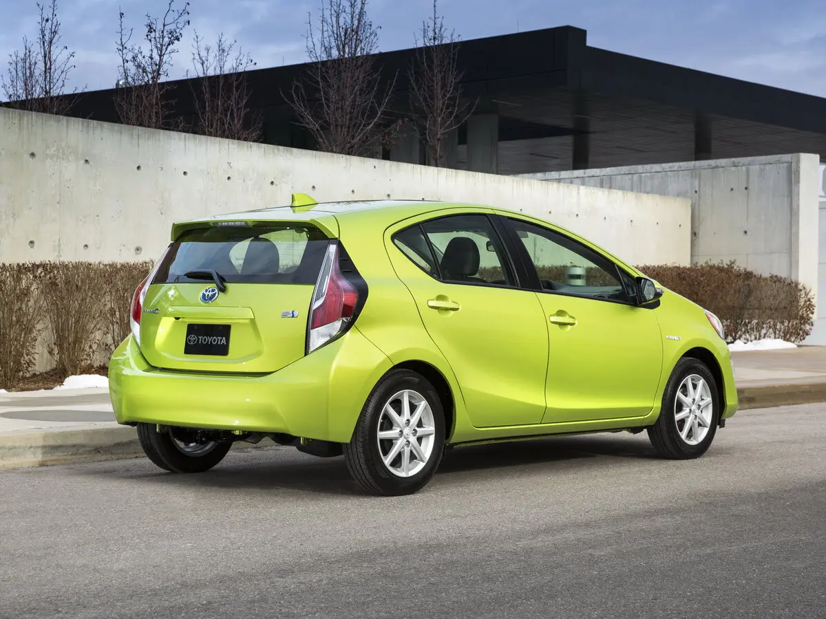 Toyota Prius c I Рестайлинг Хэтчбек 5 дв. — сүрөт 5