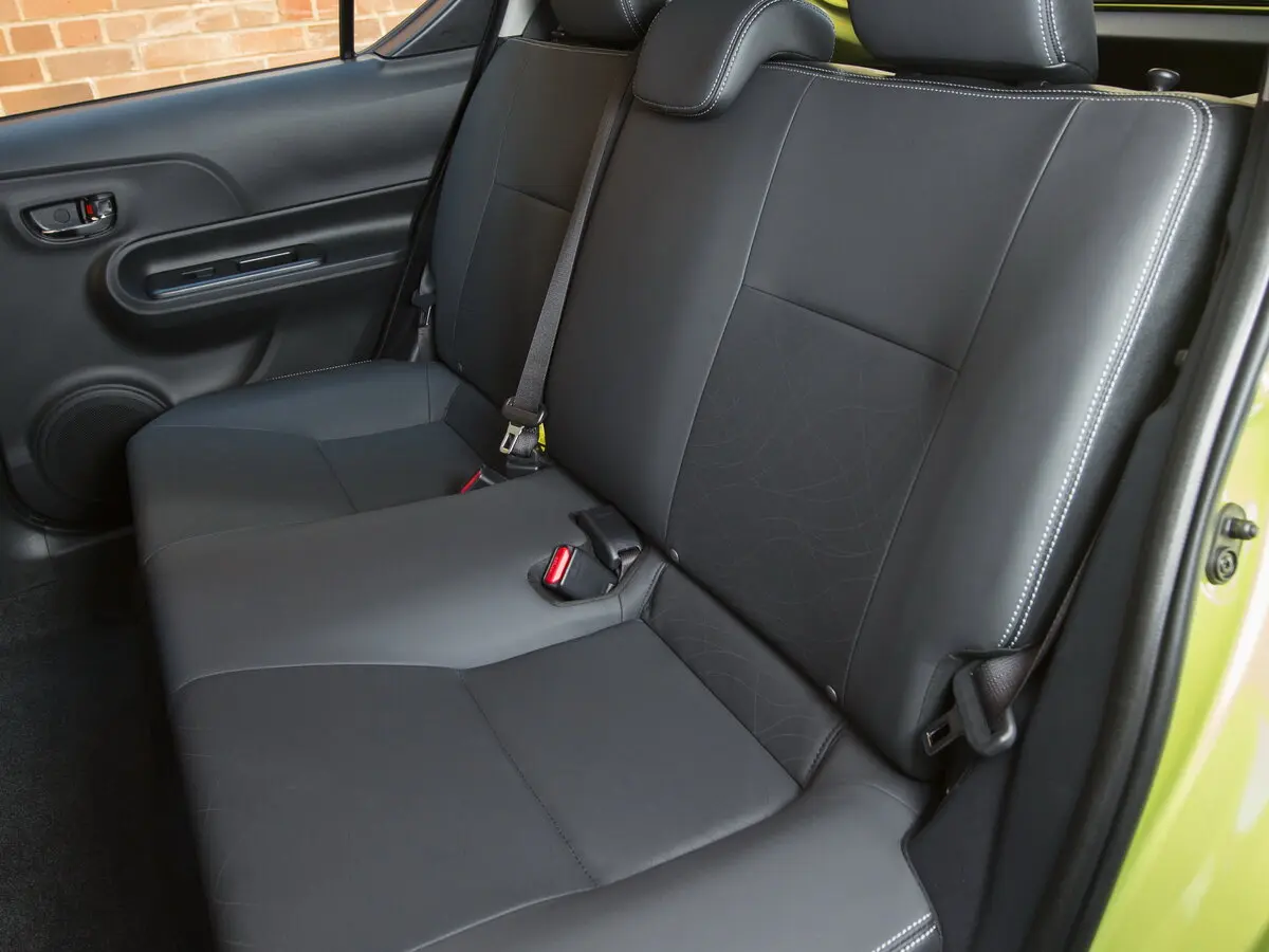 Toyota Prius c I Рестайлинг Хэтчбек 5 дв. — сүрөт 10