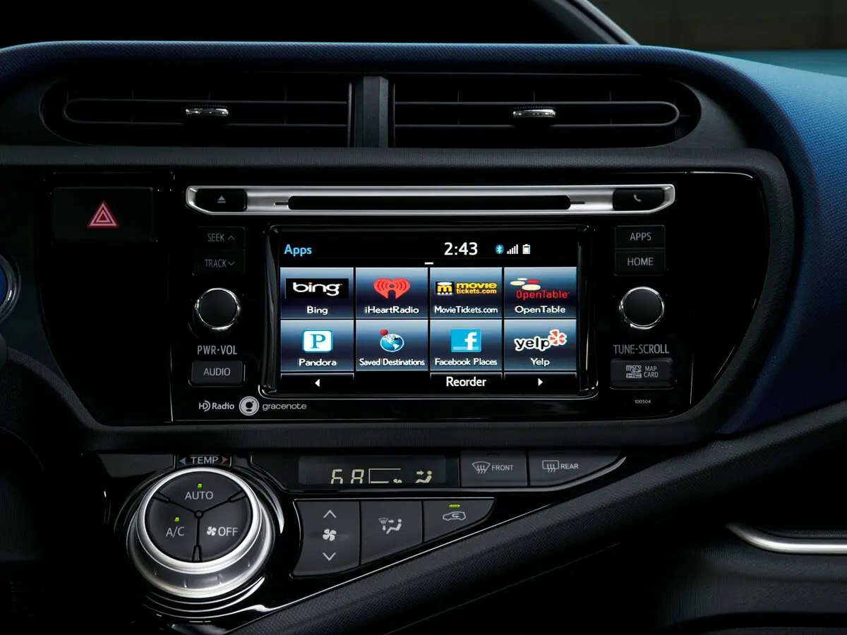 Toyota Prius c I Рестайлинг Хэтчбек 5 дв. — сүрөт 14