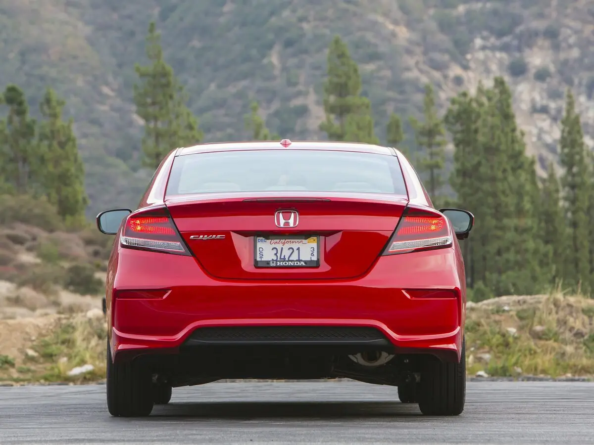 Honda Civic IX Рестайлинг Купе — фото 4