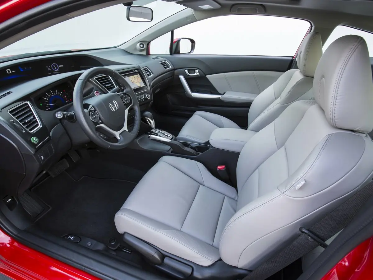 Honda Civic IX Рестайлинг Купе — фото 7