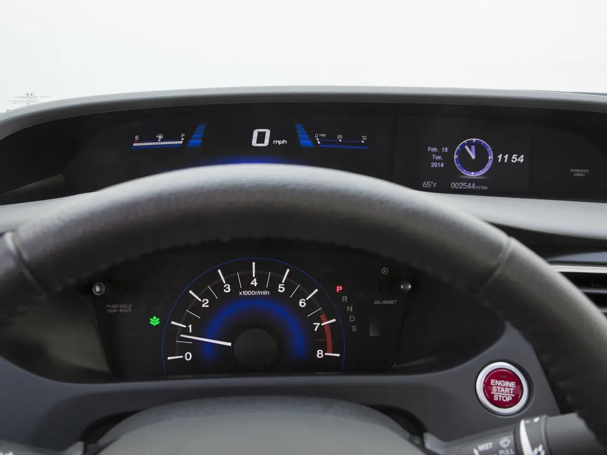 Honda Civic IX Рестайлинг Купе — фото 8