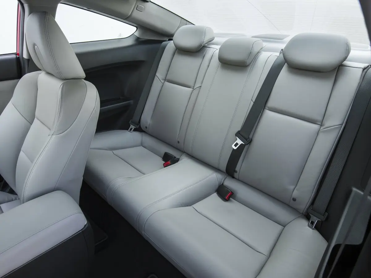 Honda Civic IX Рестайлинг Купе — фото 10