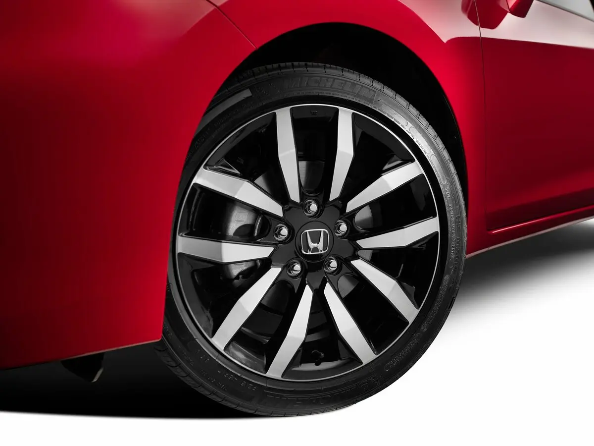 Honda Civic IX Рестайлинг Купе — фото 18