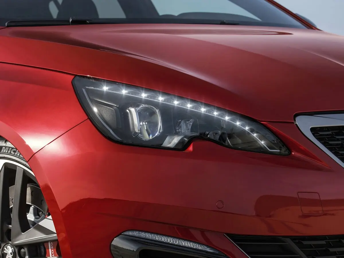 Peugeot 308 GTi I Хэтчбек 5 дв. — сүрөт 12