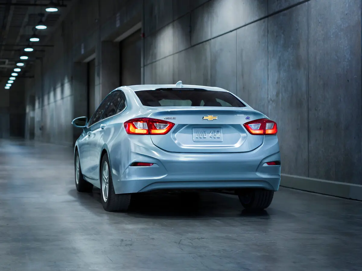 Chevrolet Cruze II Седан — photo 4
