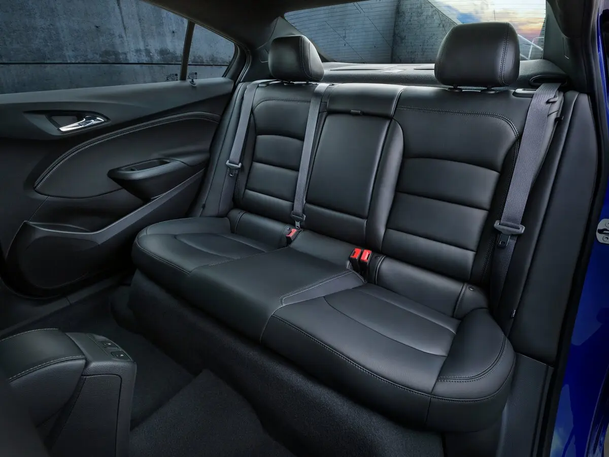 Chevrolet Cruze II Седан — photo 11