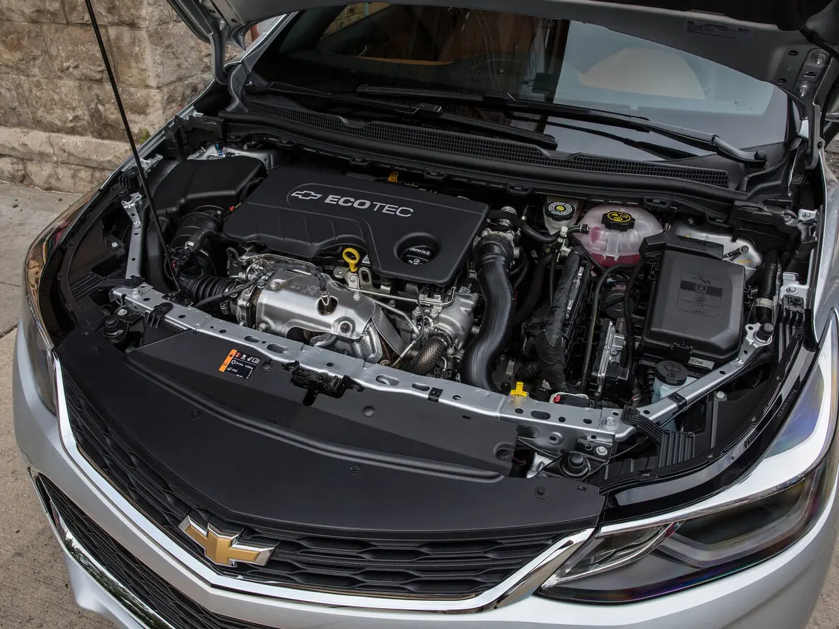 Chevrolet Cruze II Седан — photo 16