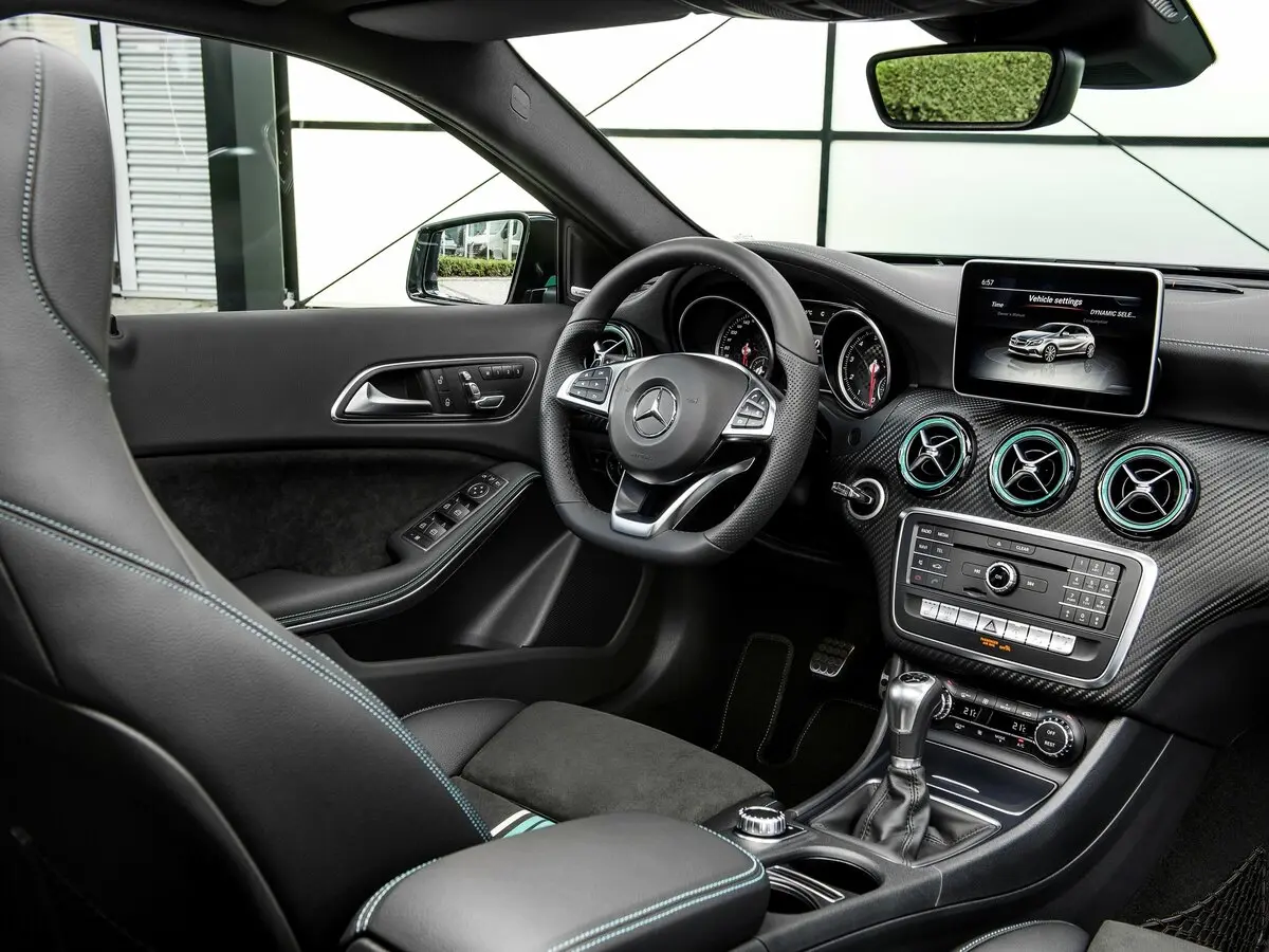 Mercedes-Benz A-Класс III (W176) Рестайлинг Хэтчбек 5 дв. — photo 6