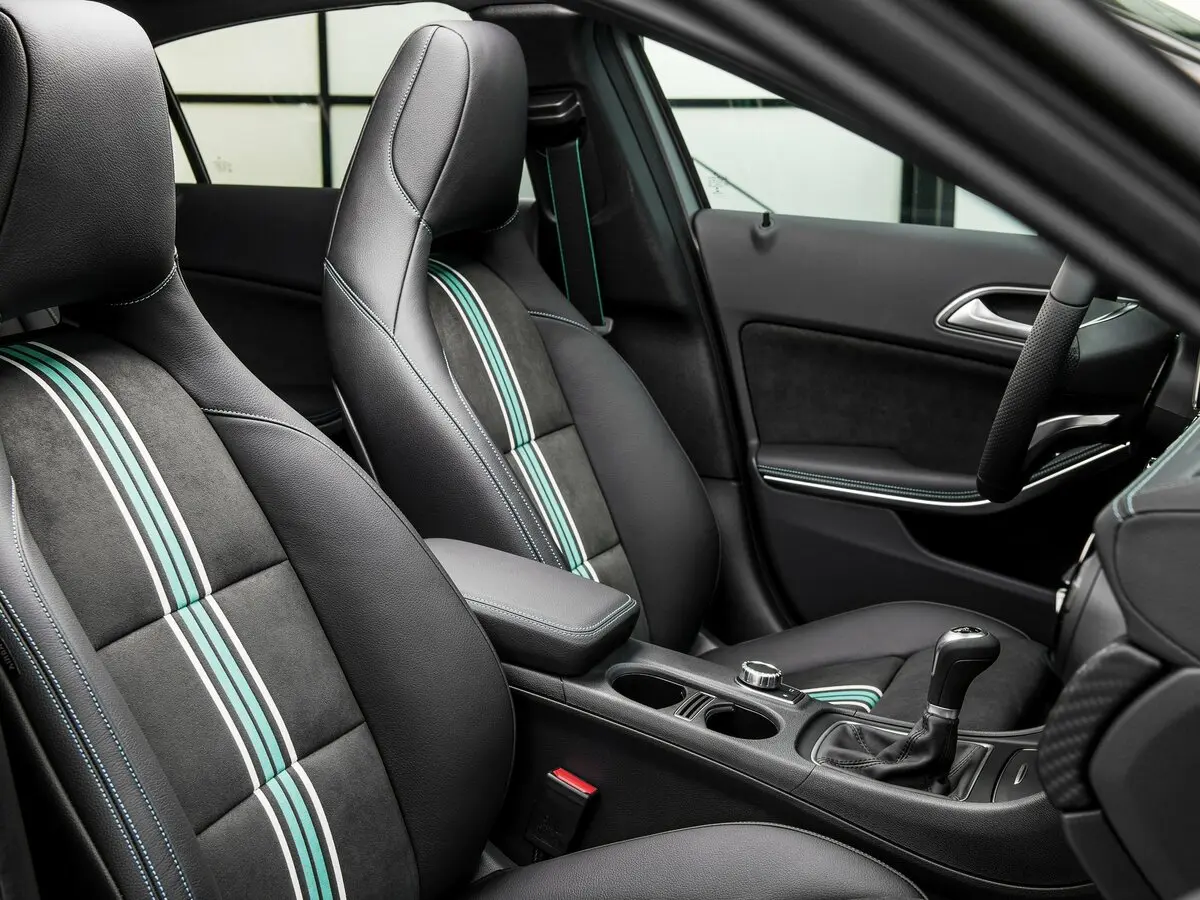 Mercedes-Benz A-Класс III (W176) Рестайлинг Хэтчбек 5 дв. — photo 11