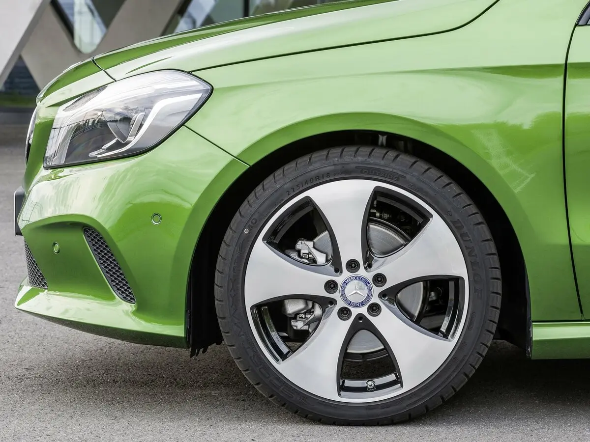 Mercedes-Benz A-Класс III (W176) Рестайлинг Хэтчбек 5 дв. — photo 13