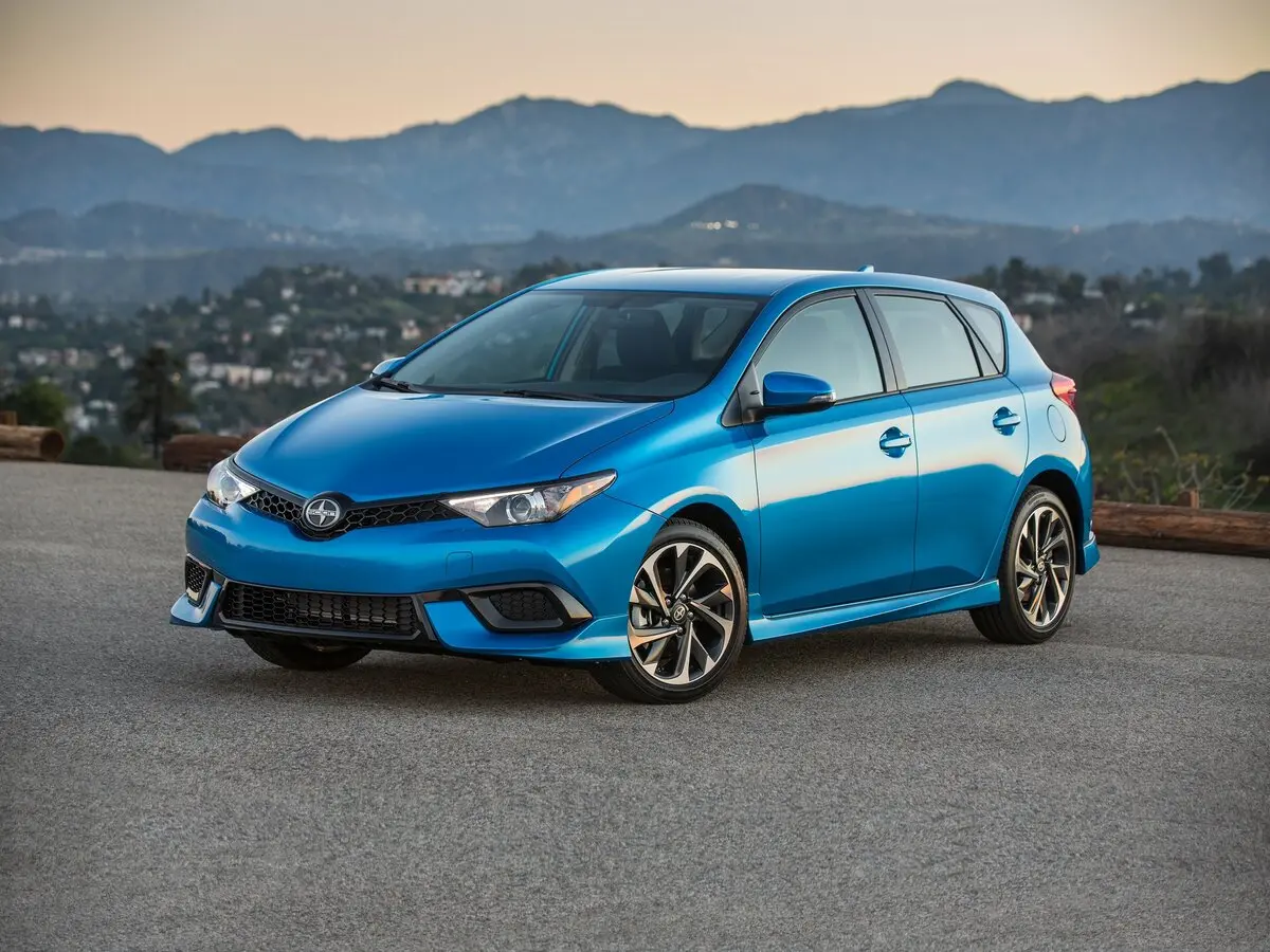 Scion iM 2015 – 2016