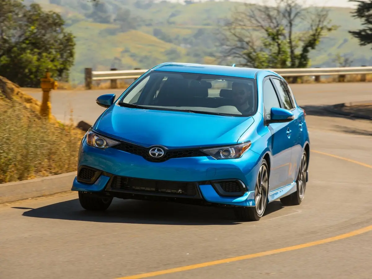 Scion iM 2015 – 2016 Хэтчбек 5 дв. — photo 3