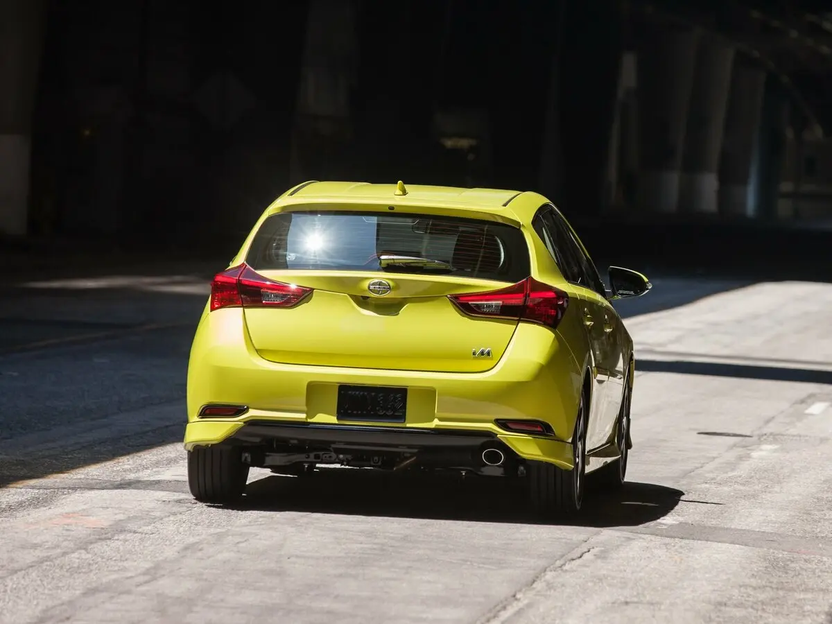 Scion iM 2015 – 2016 Хэтчбек 5 дв. — photo 4