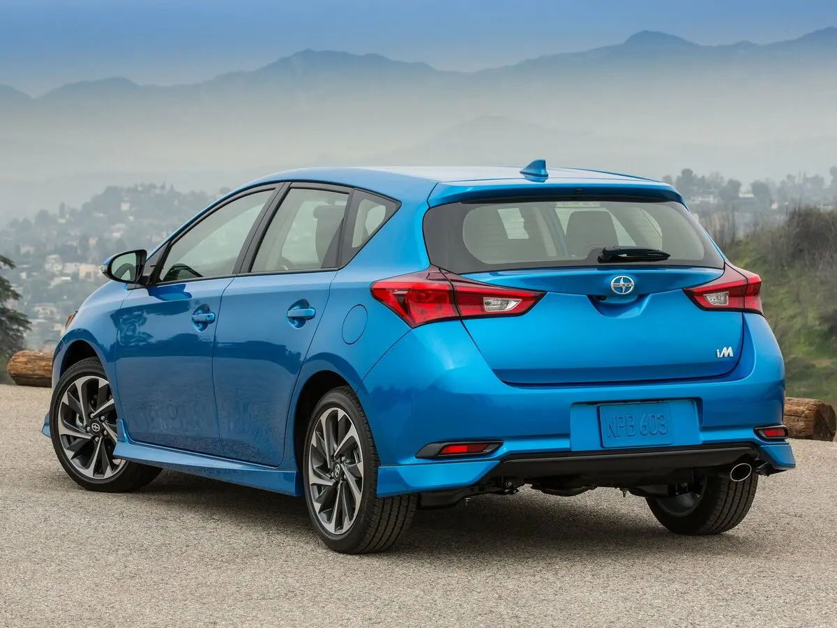 Scion iM 2015 – 2016 Хэтчбек 5 дв. — photo 5