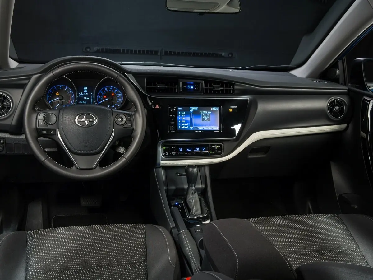 Scion iM 2015 – 2016 Хэтчбек 5 дв. — photo 6