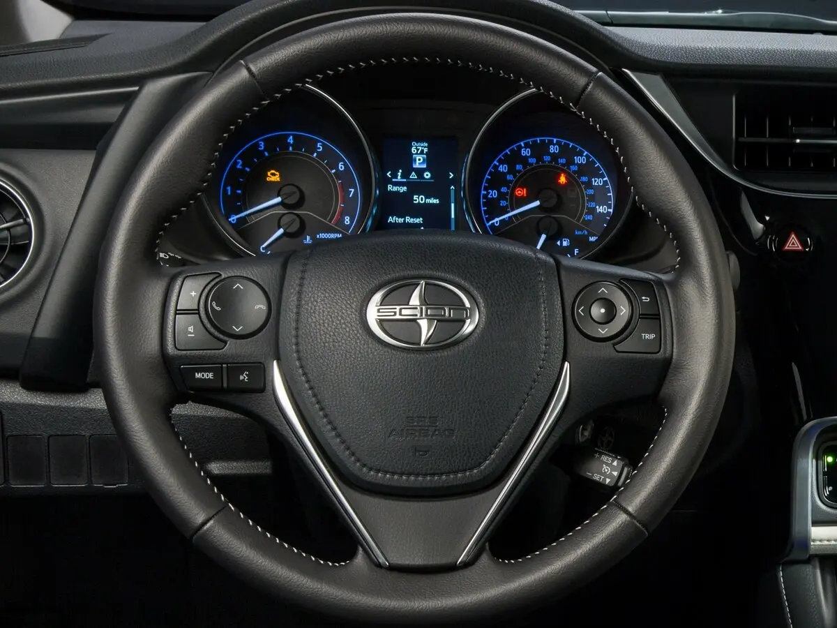 Scion iM 2015 – 2016 Хэтчбек 5 дв. — photo 9