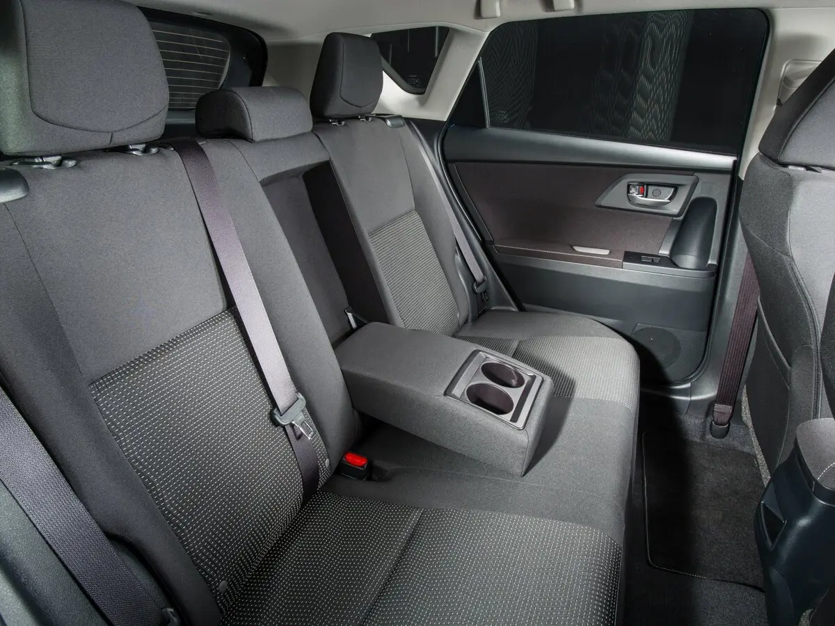 Scion iM 2015 – 2016 Хэтчбек 5 дв. — photo 10