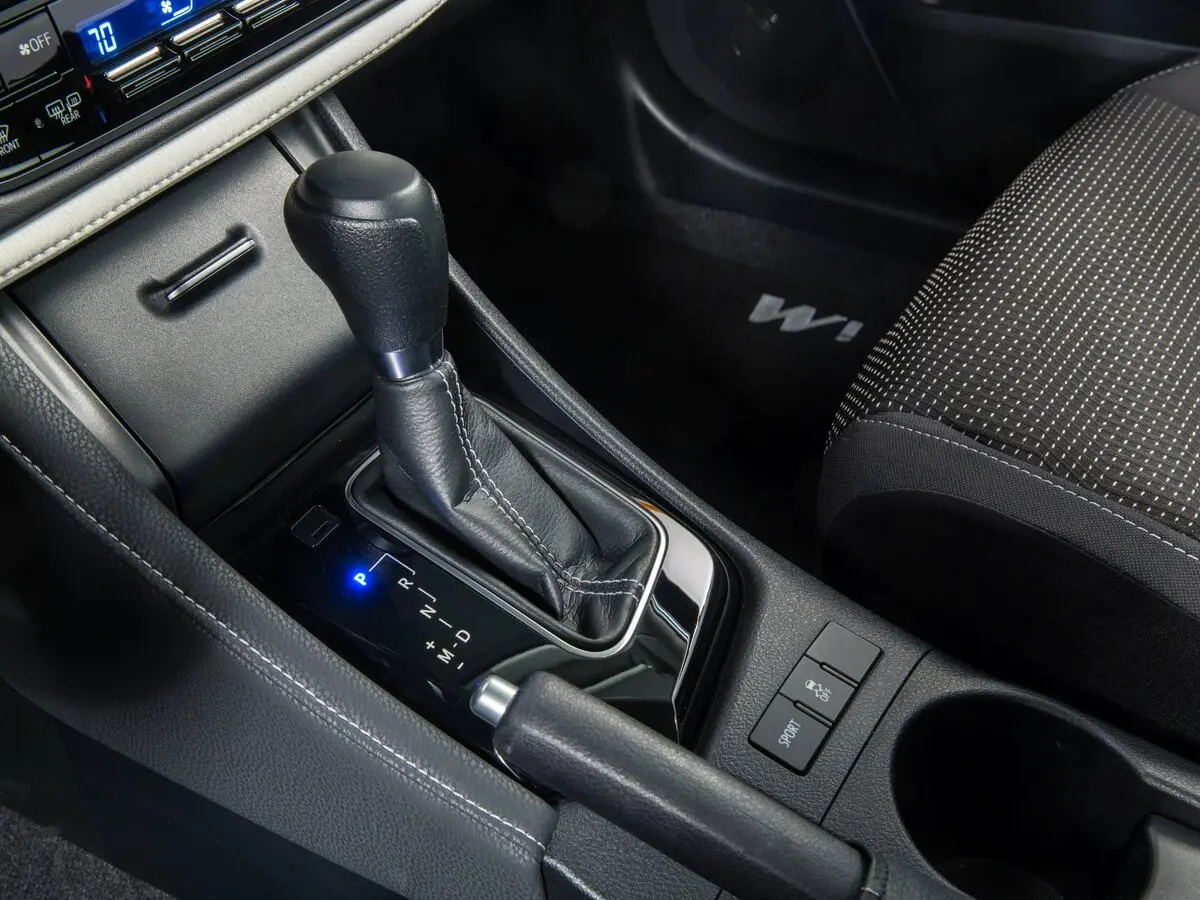 Scion iM 2015 – 2016 Хэтчбек 5 дв. — photo 11