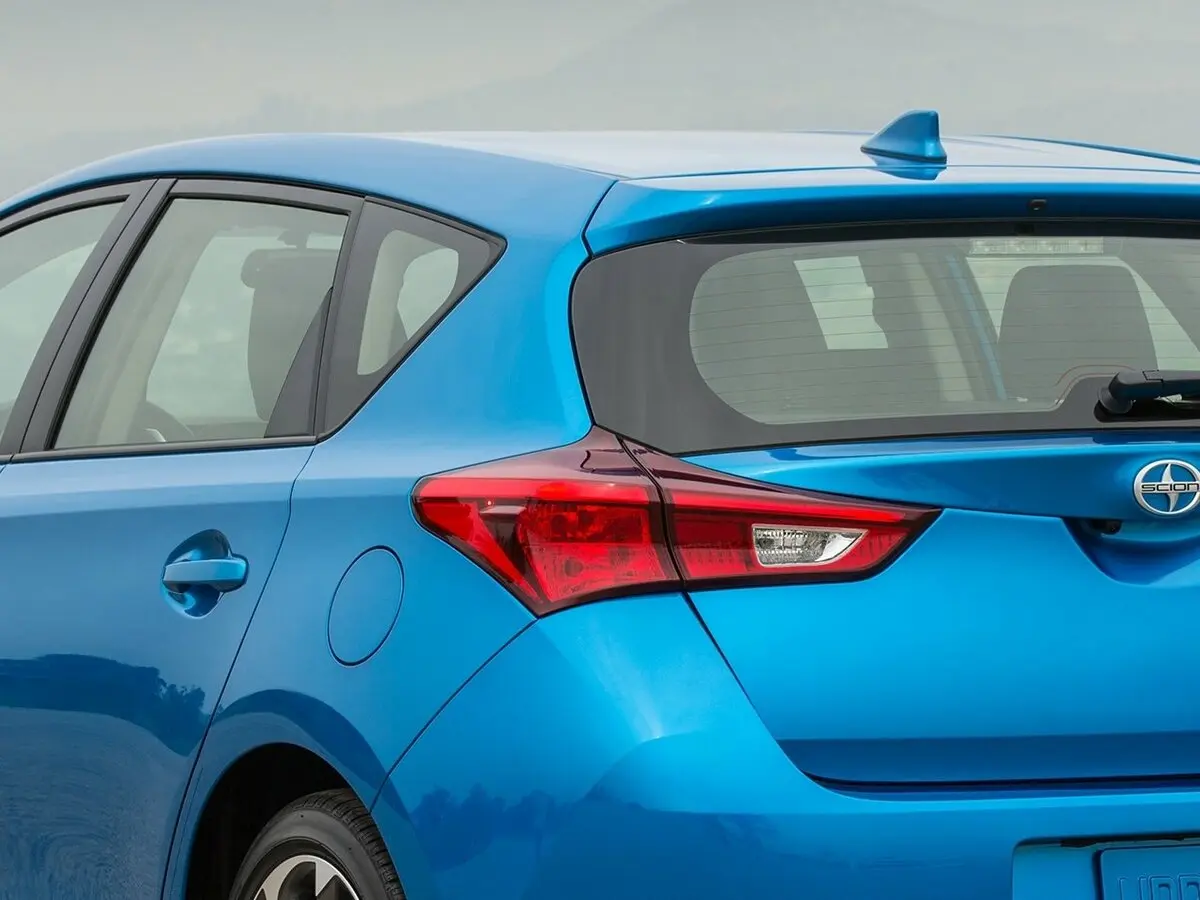 Scion iM 2015 – 2016 Хэтчбек 5 дв. — photo 14