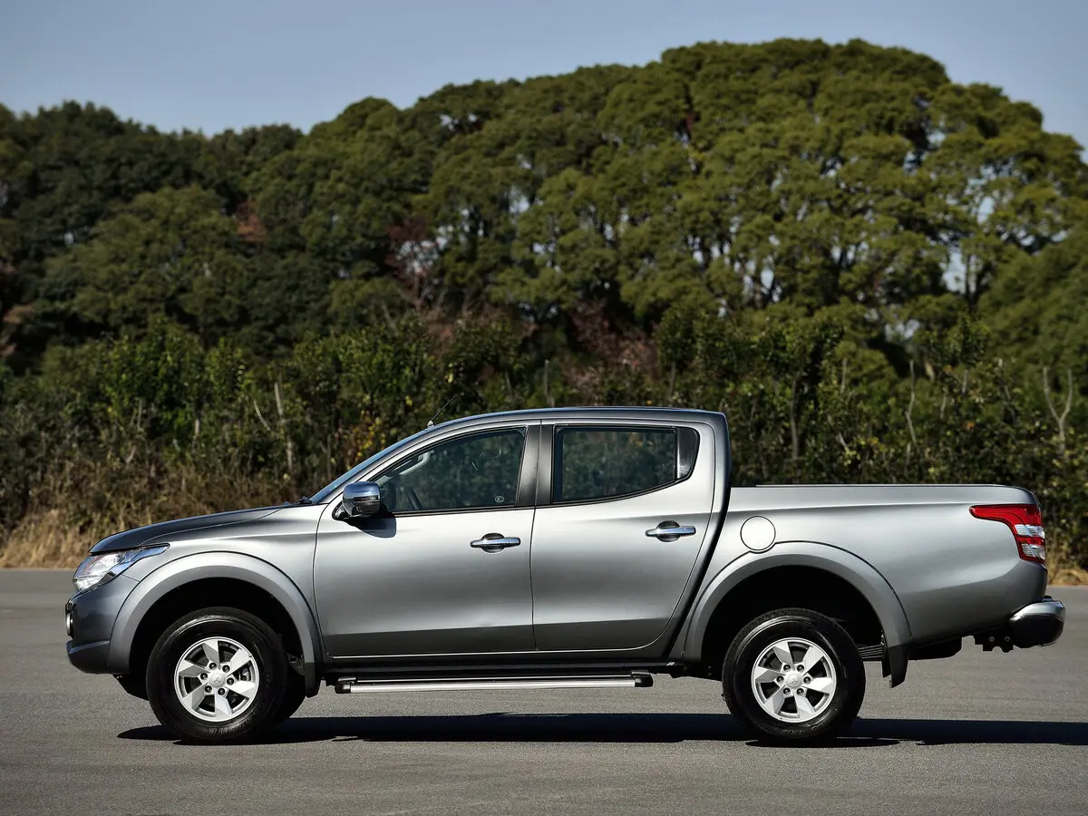 Mitsubishi Triton V Пикап Двойная кабина — сүрөт 2