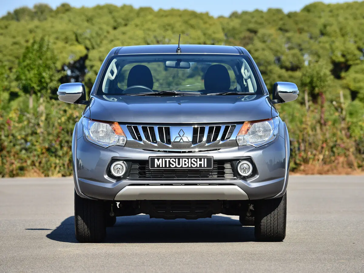 Mitsubishi Triton V Пикап Двойная кабина — сүрөт 3