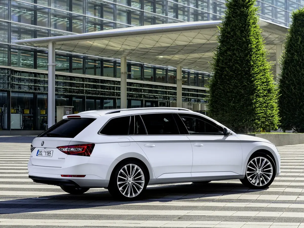 Skoda Superb III Универсал 5 дв. — 照片 5