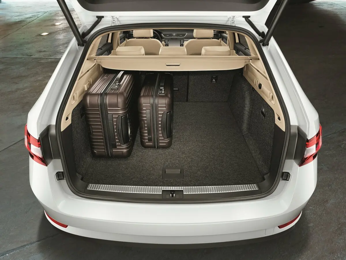 Skoda Superb III Универсал 5 дв. — 照片 11