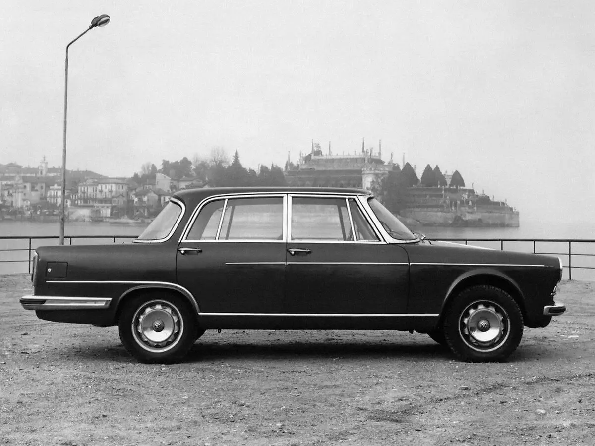 Alfa Romeo 2600 I Седан Berlina — photo 2