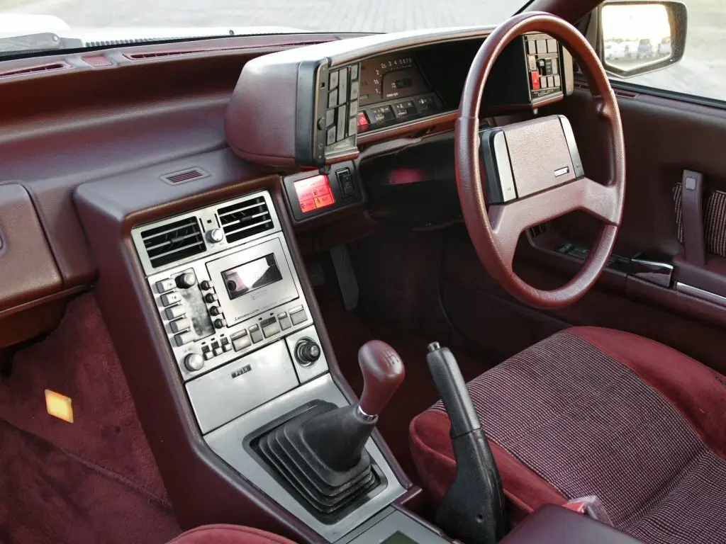 Mazda Cosmo HB Седан — 照片 2