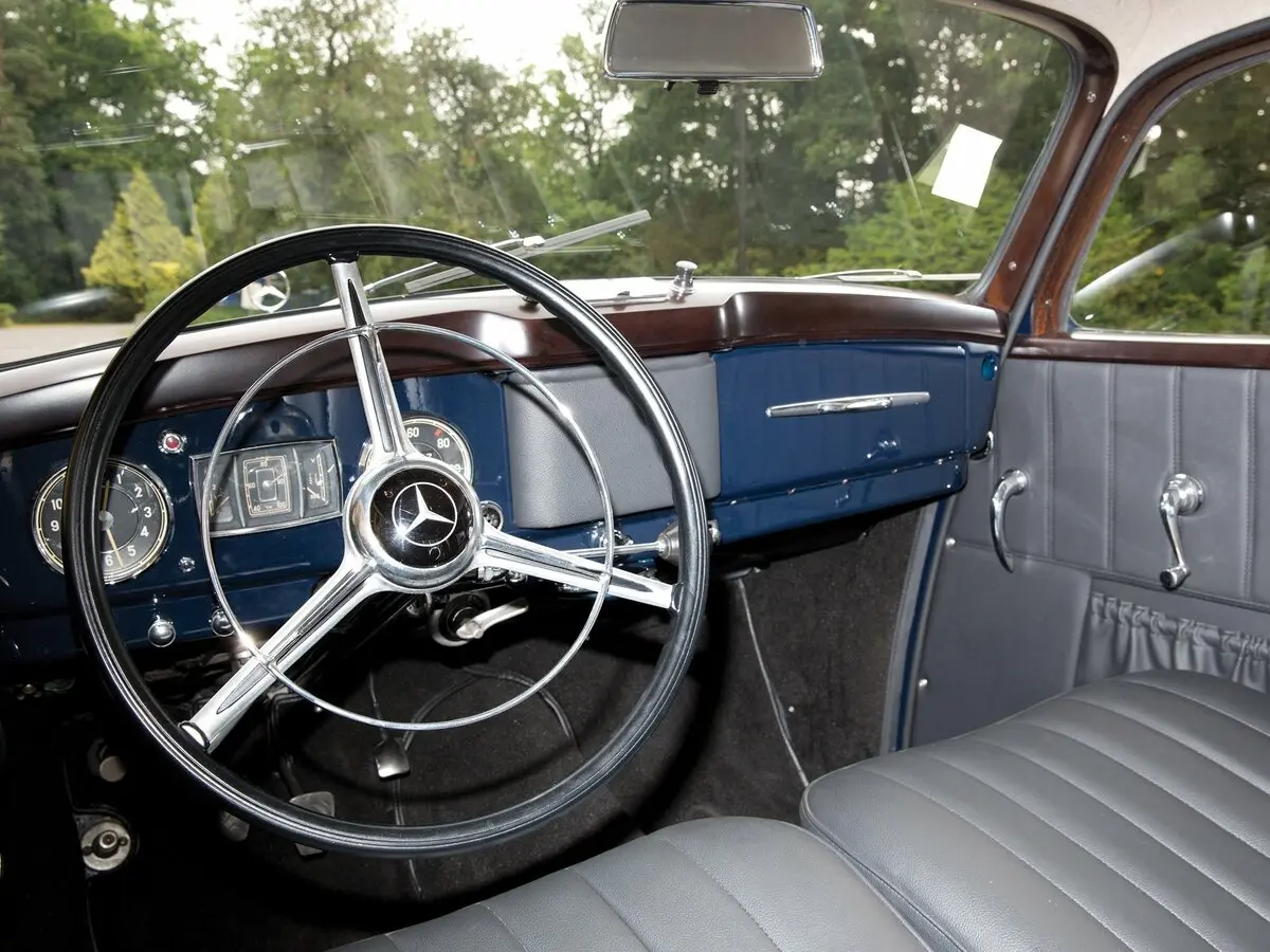 Mercedes-Benz W136 1936 – 1955 Седан — сүрөт 5