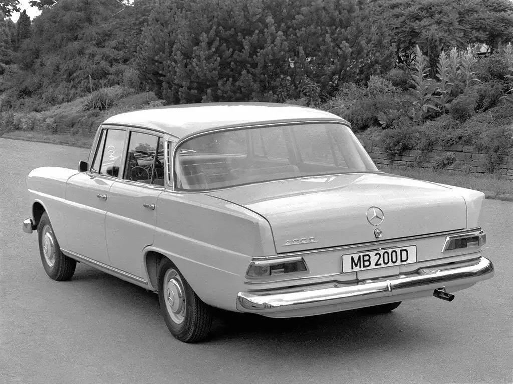 Mercedes-Benz W110 Second Series Седан — сүрөт 3