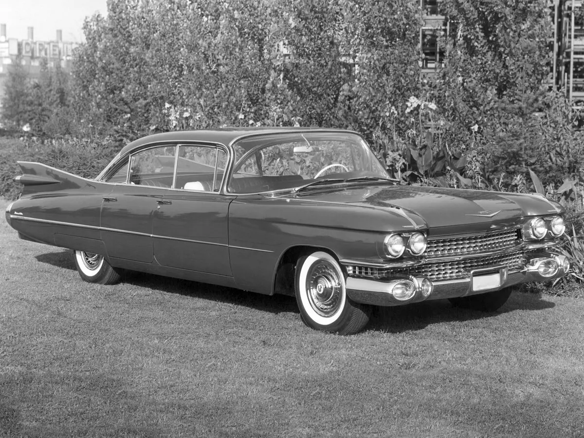 Cadillac DeVille I Седан 6-window