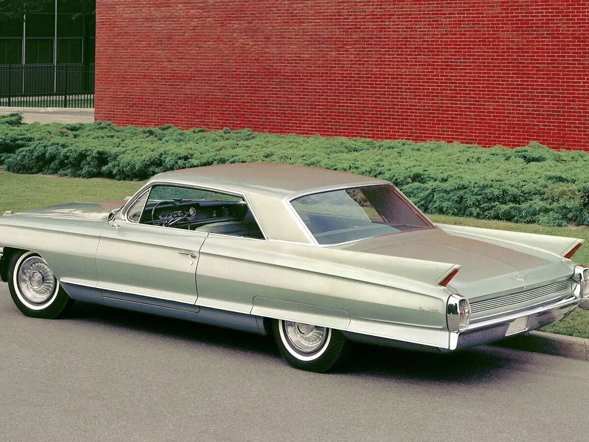 Cadillac DeVille II Купе — сүрөт 9