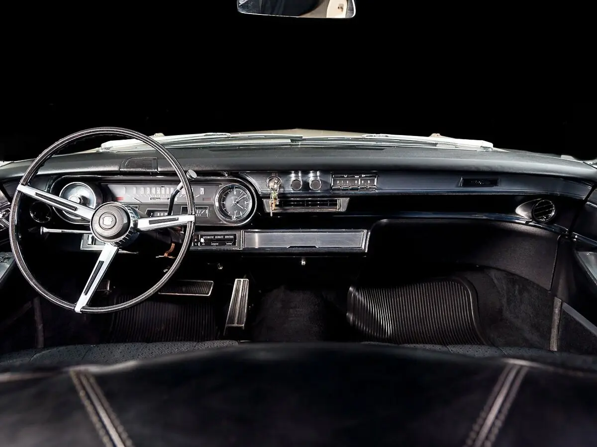Cadillac DeVille III Седан — photo 6