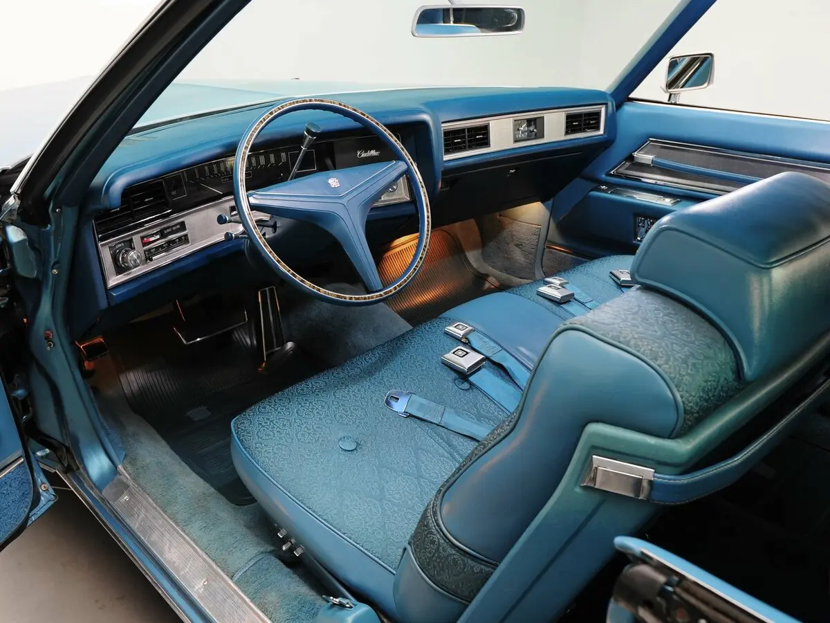 Cadillac DeVille IV Купе-хардтоп — сүрөт 6