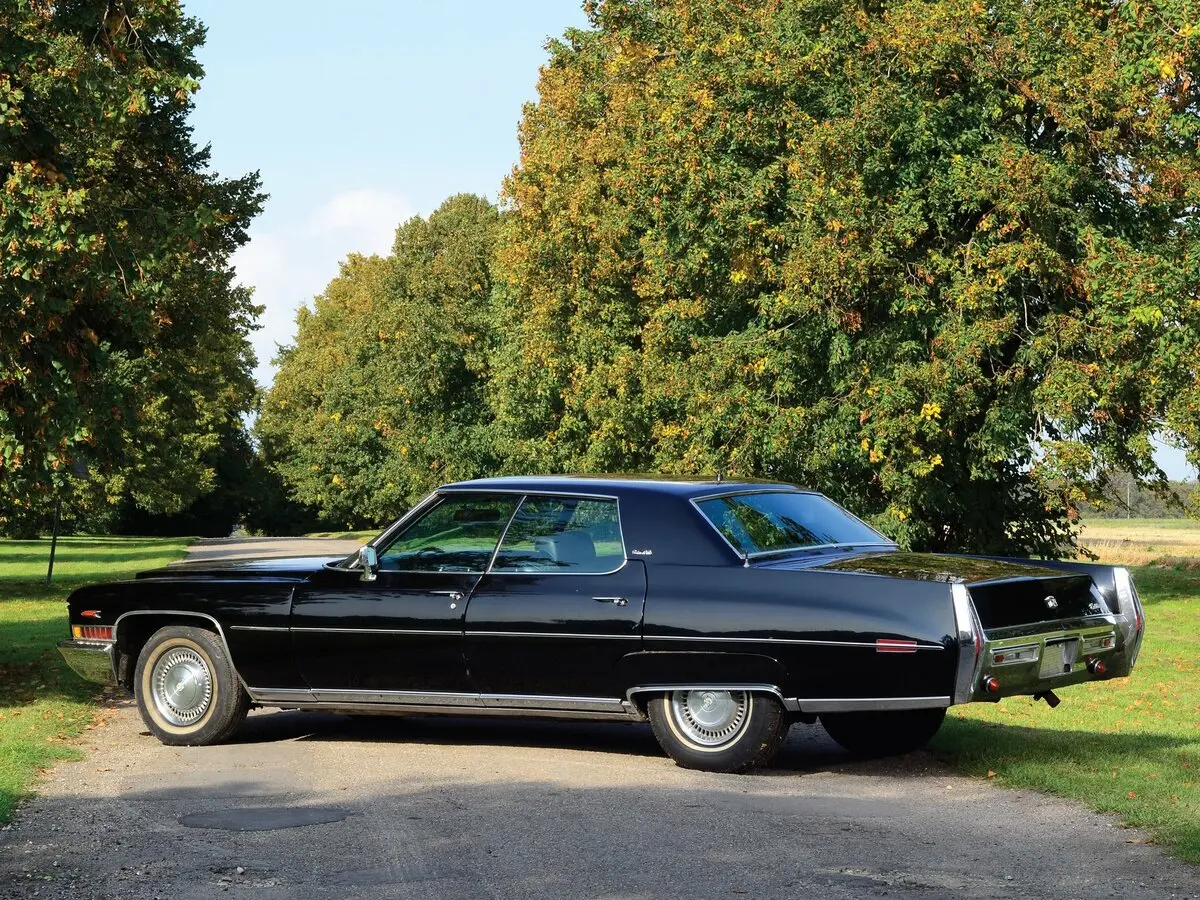 Cadillac DeVille IV Седан — сүрөт 3